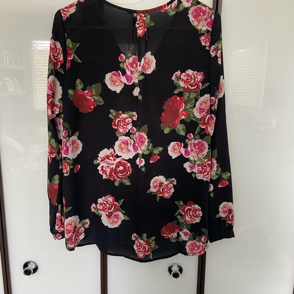 Black blouse with red flowers - Picture 3 of 3